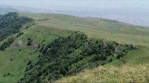 Красивый вид с высоты каркулдага, пейзаж необычной красоты гор Дагестана