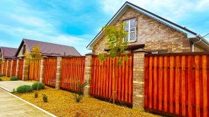 Домик с городской пропиской на закрытой территории. Отличный подъезд