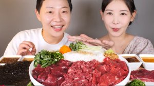 🔥🍲 Мукбанг и Mukbang : ПАРА ПРОБУЕТ СЫРУЮ ГОВЯДИНУ! 🥩 3 премиальных сорта