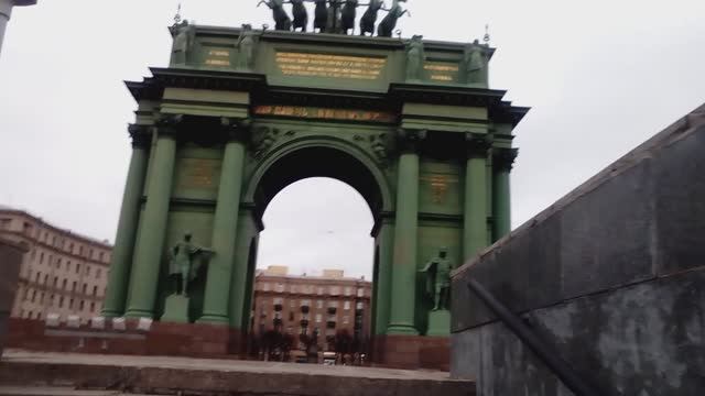 Нарвские триумфальные ворота смотреть онлайн