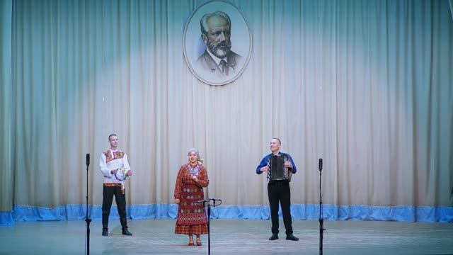 Удмуртская народная песня (обработка А.Мамонтова) - «Кык дыр, куинь дыр»