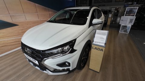 Лада Искра СВ Кросс в максимальной комплектации цена ноябрь 25 года.