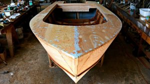 Преобразование заброшенной лодки в роскошную яхту. Реставрация лодки своими руками