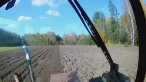 Т-25 с самодельной фрезой. Фрезерую и выравниваю пласты Сенокосный участок .Видео 2022г.