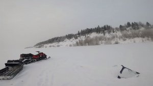 Разбил снегоход.