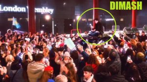 ДИМАШ ЗАЛЕЗ НА КРЫШУ АВТОМОБИЛЯ