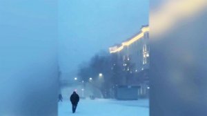 Снежный коллапс начался в Мурманске.