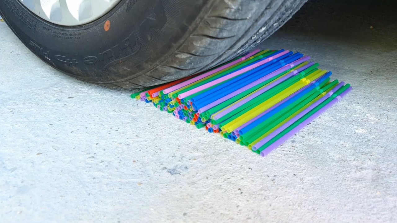 Сборник давилок, давим колесом машины пену для бритья и разные игрушки, развлекательное видео смотреть онлайн