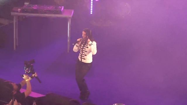 Tenderlybae - Эмоций(ТРЦ «Европейский,МУЗОN FESТ,31.10.2025) смотреть онлайн