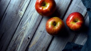 The apple on our table is 2