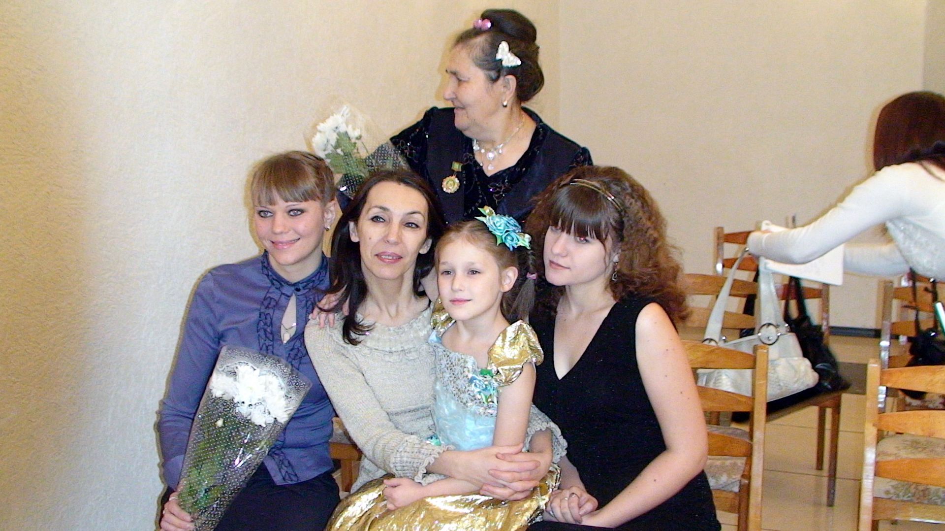 Супермама - Каракина Екатерина. День матери в Загсе (2012)