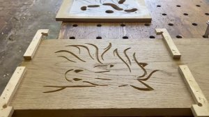 Распил бревна на доски в домашней мастерской, создание мебели