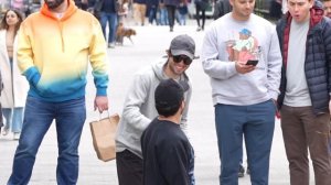 Забавный розыгрыш МОКРОГО ПЕРДЕЖА в Нью-Йорке! ПАРКУР!!