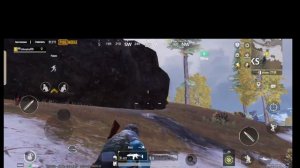 играю  в метро рояль