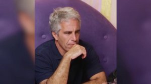 Минюст США начнет новое расследование связей видных демократов с Джеффри Эпштейном.