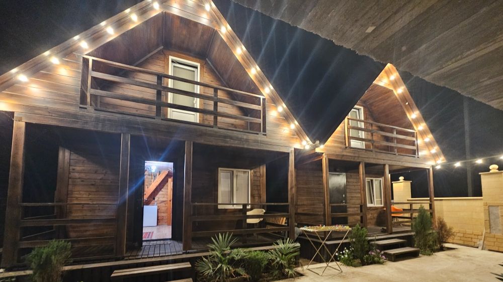 Гостевой комплекс из трех домов на первой линии у Каспийского моря