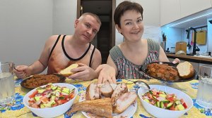 Мукбанг зачем летим в Таиланд НА САМОМ ДЕЛЕ? БРЕД из комментариев) Где вкусные РОЛЛЫ? Семейный ужин