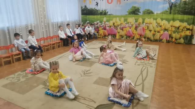 Танец маминых дочек "Лялечка" на день мамы и 8 марта в средней группе смотреть онлайн