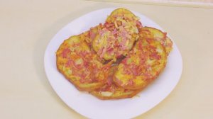 Горячие бутерброды на сковородке с сыром и колбасой