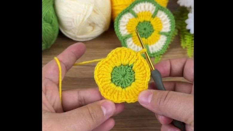 КРУГЛЫЙ МОТИВ КРЮЧКОМ❤ #всевжизнисвязано #все_в_жизни_связано #вязаниекрючком смотреть онлайн