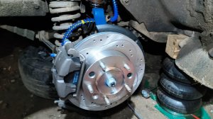 Нива Тревел, усиленные кулаки ВАП + Iveco + тормоза Соболь спорт.