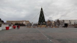 Нарядили новогоднюю ёлку. Начало строительства катка на площади Ленина. Геннадий Горин. Город Орёл