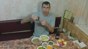 Курицы чешский доминант крапчатый. Вислобрюхие свиньи. Чем кормить скотину в домашних условиях.