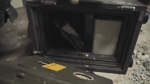 Спец Вскрывает Сейфы на Камеру.