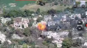 Танк Т-72 уничтожил склад с боеприпасами. Красноармейское направление.