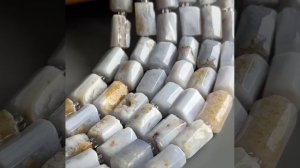 "Сапфирин" агат голубой с ожелезнением, угловатые цилиндры фри-форм 7-11,8Х7,2-12,2 мм