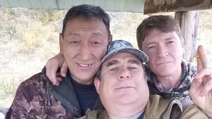 Собрались друзья детства и поехали на рыбалку. Приезжайте в Хакасию ребята.