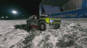 Выкатил BRONCO на свежий снег.