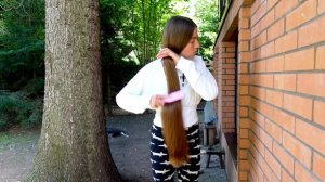 3 секрета идеальных волос: расчески, бережность и шелк