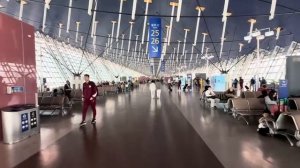 Беженец🇨🇳Шанхай. В ПОЕЗДЕ С МИСС КИТАЙ 2025! КРАБЫ В АЭРОПОРТУ! ГАДОСТИ В МАГАЗЕ И КАПСУЛЫ ДЛЯ СНА