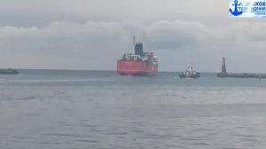 Выход из Торгового порта города Холмск 16 ноября 2025 года дизель-электроход Сахалин-10