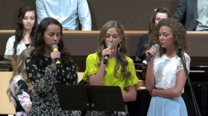 Море шумит..