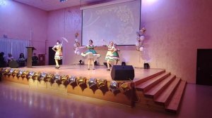 Молодцы девчонки. Задорный танец