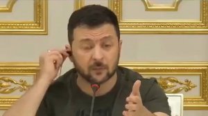 Зеленский заявил, что люди сами хотели войны и поэтому шли в военкоматы очередью ))