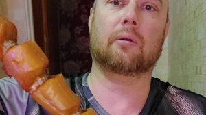 Мукбанг, копчёный сом с лимонадом,  сыр косичка и какая-то китайская шняга. Еда на камеру