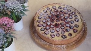 Творожный заливной пирог с вишней. Пирог с вишней и творогом на песочной основе