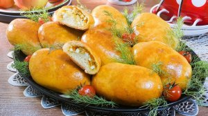 Пышные пирожки с жаренным луком и яйцом
