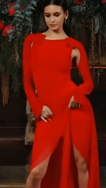 Нина Добрев танцует
ии смотреть онлайн