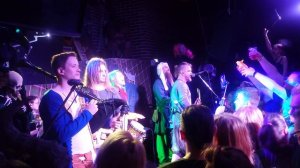 В гласстоне московская песня, извините, что я гружу видос на этом ублюдочном ресурсе