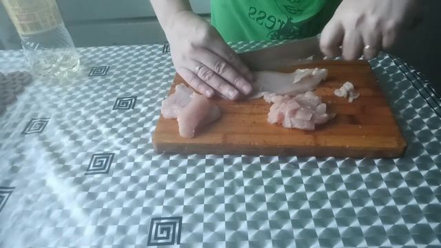 Тарталетки с куриным филе, грибами и сыром!!