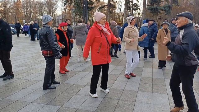 ЕХАЛИ НА ТРОЙКЕ С БУБЕНЦАМИ❤️ ТАНЦЫ ❤️ХАРЬКОВ 15.11.2025 смотреть онлайн