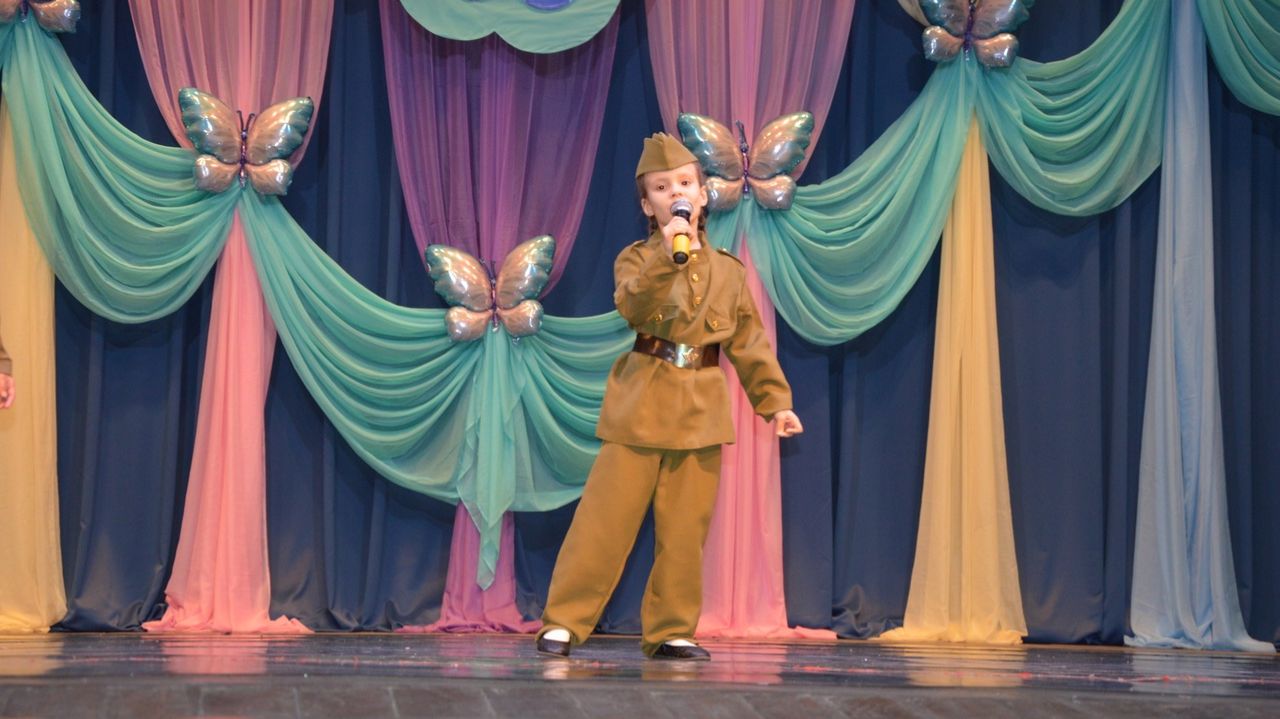 КАТЮША в исполнении Алисы и учащихся ДШИ №4 г.Балаково