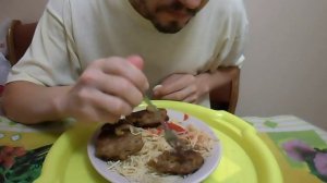 ОБЖОР КУРИНЫЕ КОТЛЕТЫ С ВЕРМИШЕЛЬЮ ИЗ ХЕЙТЕРОВ БЕСОВ ИЗГОНЯЮ