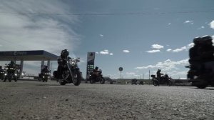 По дорогам к священному Байкалу: приключение „Красных Кабанов“ (2022)