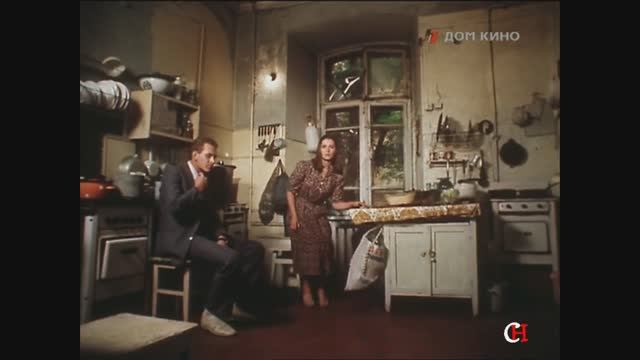 Одинокий автобус под дождем - трейлер