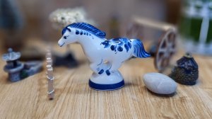 Скульптура "Конь-Огонь", гжельский фарфор